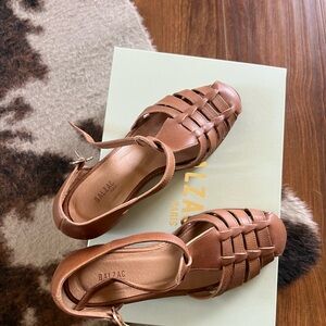Balzac Paris Women’s brown leather sandals size 37/7